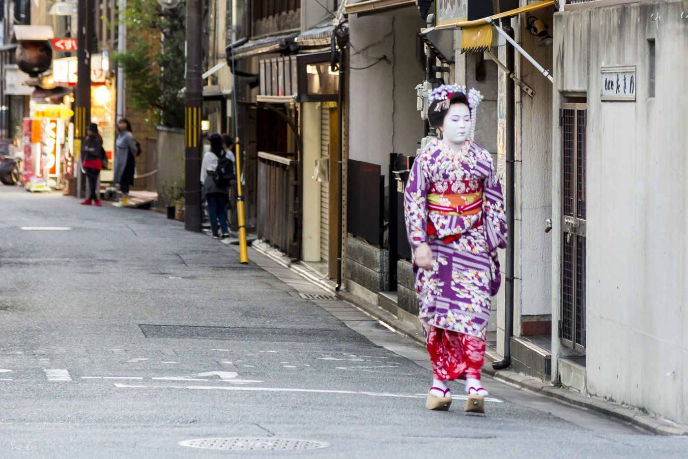 Explore the beauty of Kyoto